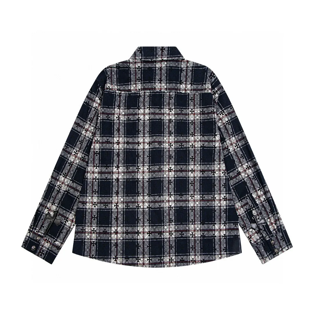 P230 Style number: G007 Chrome Hearts classic cashew flower cross all-over printed jacquard long-sleeved top casual shirt for couples 1️⃣Customized original jacquard fabric, high-quality pure cotton jacquard plaid fabric, soft and comfortable to the touch, a very high-quality fabric! 2️⃣The details of the workmanship are perfectly controlled. The lining is made of vest hemming, and the cuffs are made of double cross leather labels. It is different from the ordinary version. The collar is also designed with interlining, which shows high-end fashion and personality. The style is fashionable, simple and elegant, and it is a very versatile jacket! 4⃣️Complete accessories, all customized with original versions! Same style for men and women Color: Cashew Purple Sizes: S, M, L, XL